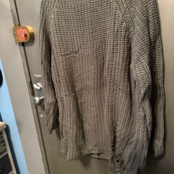 Grey Crew Neck distressed Sweater - NWOT - Picture 8 of 15
